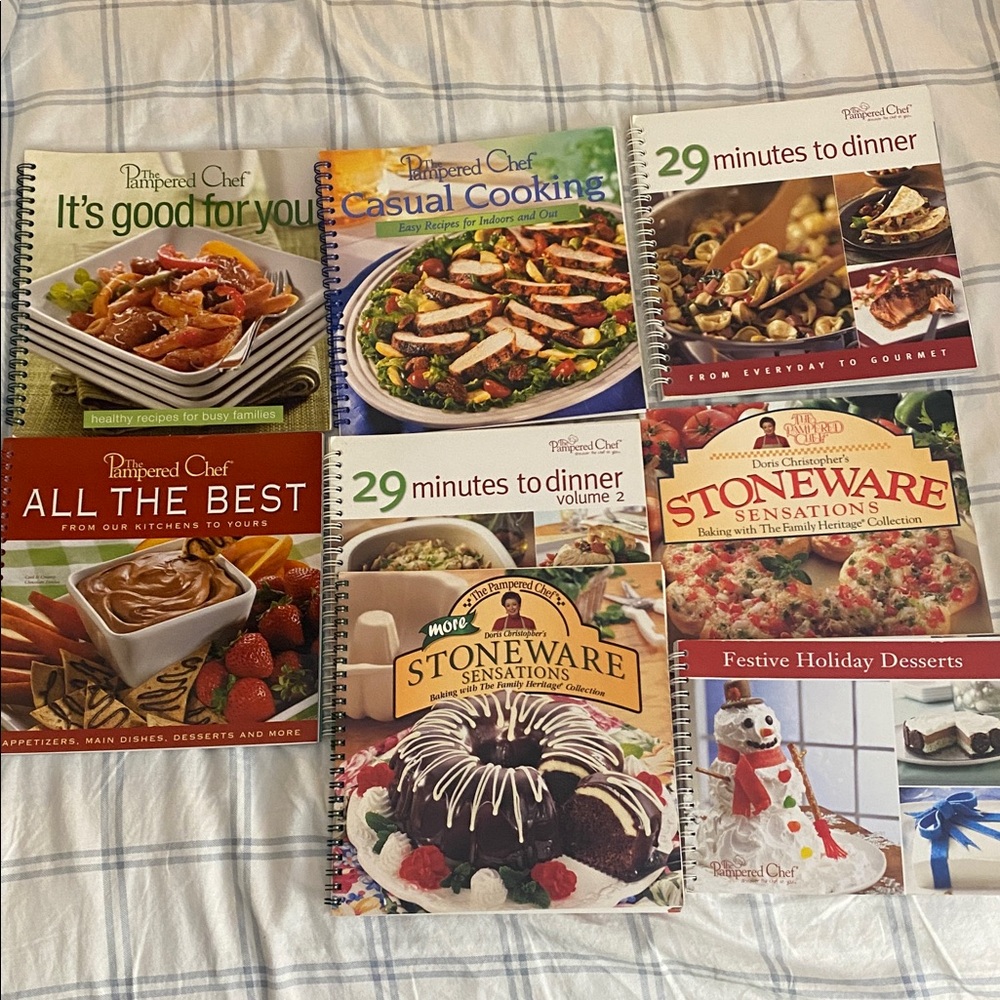 pampered chef cookbooks Lot of 8